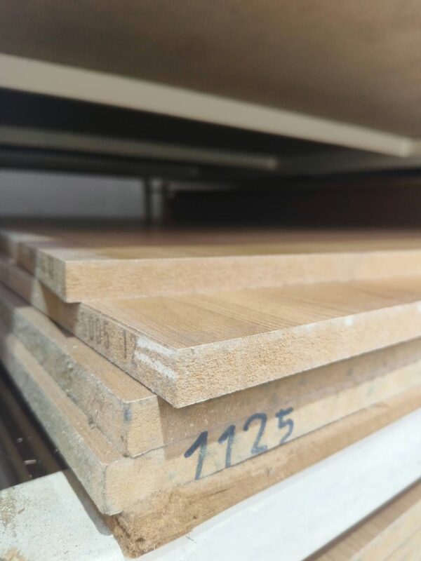 ไม้อัด MDF ปิดผิวเมลามีน ลายCappucino 5005 ผิวเสี้ยน สีลายไม้ 2 หน้า (1.22x2.44) - Image 4