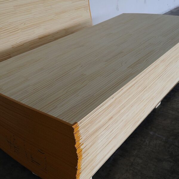 ไม้สนเรดิเอต้า ต่อฟันปลา (AB) (1.22mx2.44m) - Image 3