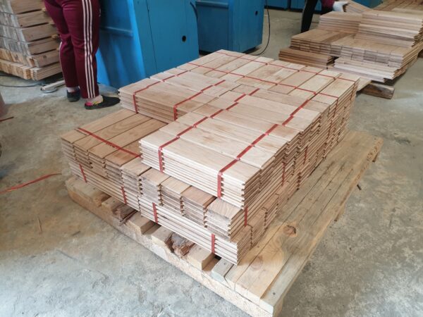 ไม้พื้น Solid Oak Wood Flooring - Image 3