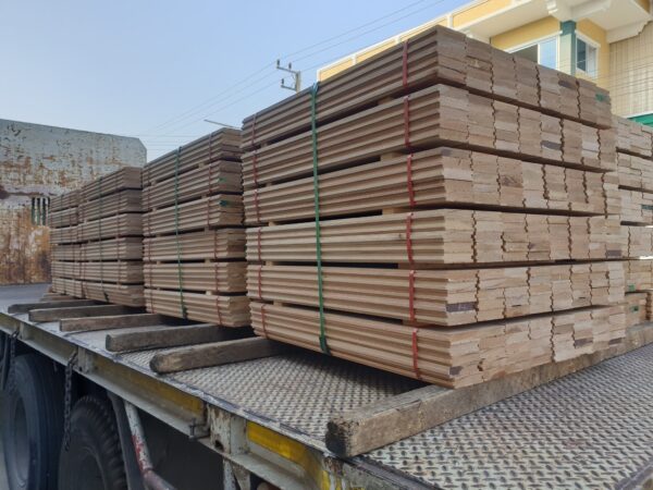 ไม้พื้น Solid Oak Wood Flooring - Image 2