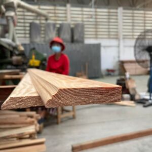 บัวพื้นไม้สน USA บัวพื้น 4" 9mmx93mmx2.40m