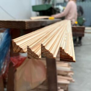 ไม้คิ้วสน USA  คิ้วครอบมุม คว่ำ/หงาย