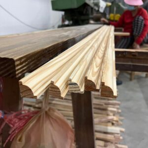 ไม้คิ้วสน USA คิ้วครอบมุม นูน