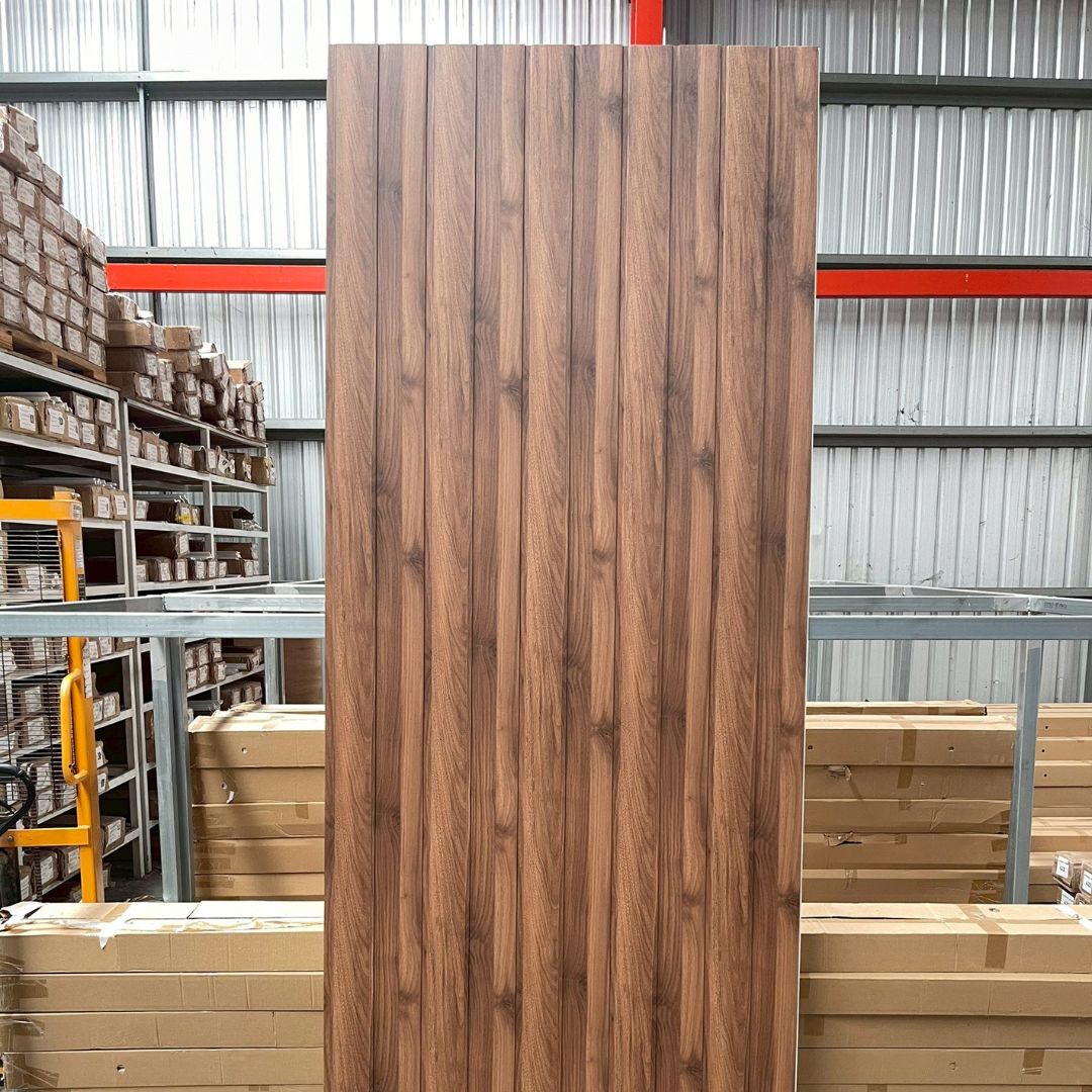 WPC PANEL ไม้ฝา 4" เว้นร่อง รหัส 228 EM212 (วอลนัท ธรรมชาติ) ขนาด 9x200x2900mm - Image 3