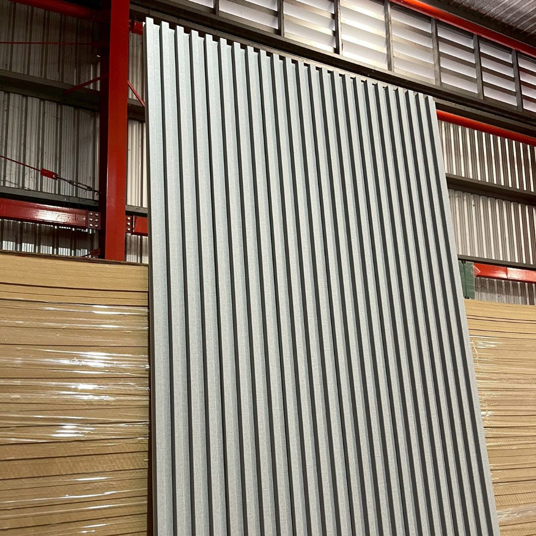 WPC PANEL 4ร่องลึก /ปิดขอบ (สี Solid) รหัส 432 KM-066-X387 (เทา ลายผ้า) - Image 3