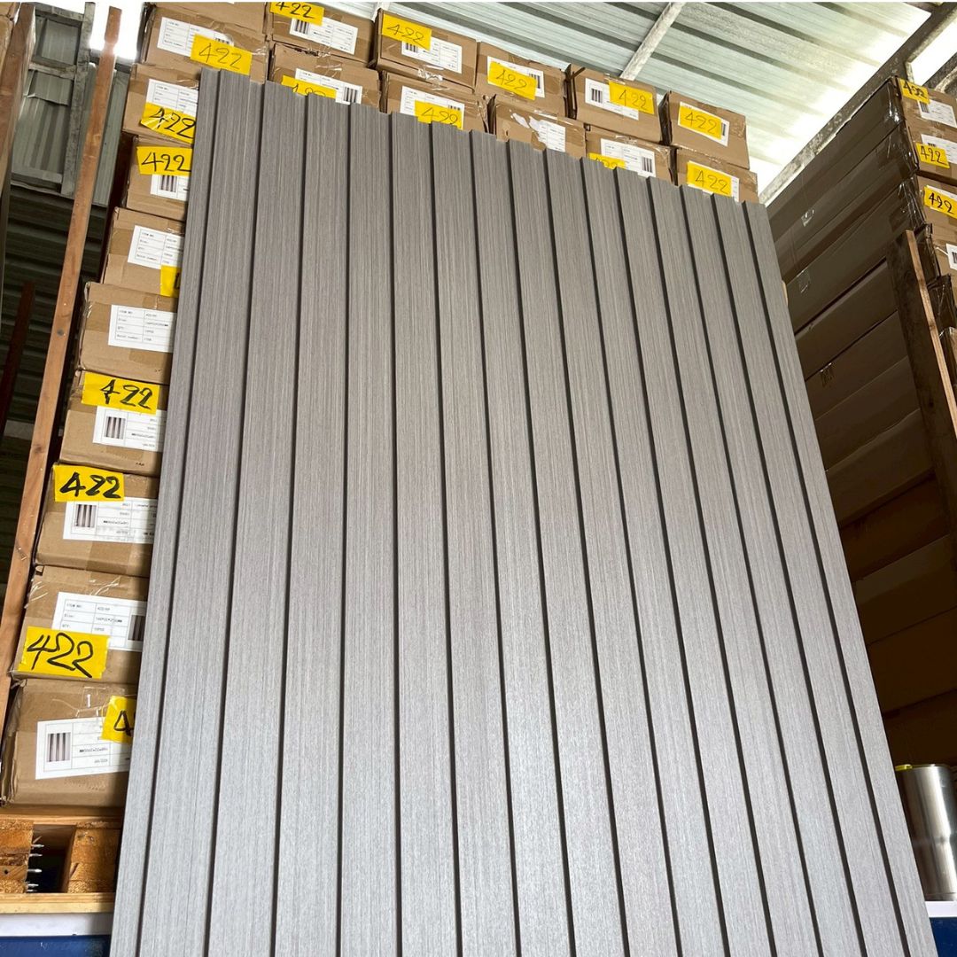 WPC PANEL 3 ร่องตื้น รหัส 302 สี เทาเข้ม ลายเส้น ขนาด 12x200x2900mm - Image 3