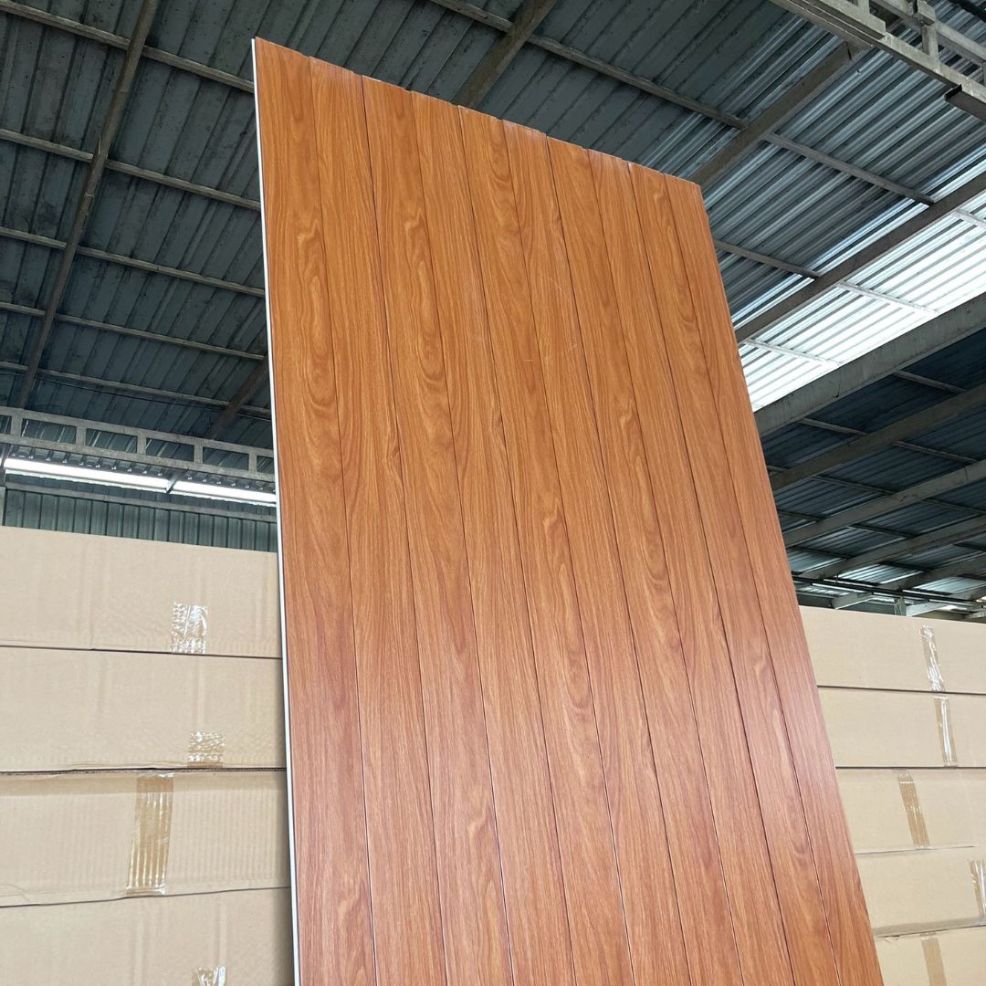 WPC PANEL ไม้ฝา 4" เว้นร่อง รหัส 220 ไม้แดง ขนาด 9x200x2900mm - Image 2